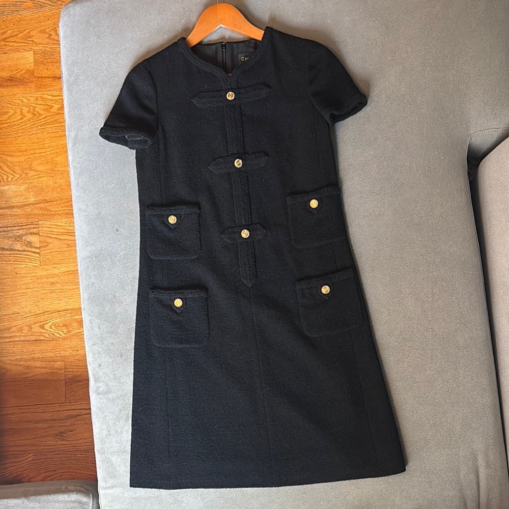 Chanel Vintage Black Wool Tweed Dress with Gold CC Buttons Y2K - Karl Lagerfeld - Picture 13 of 16